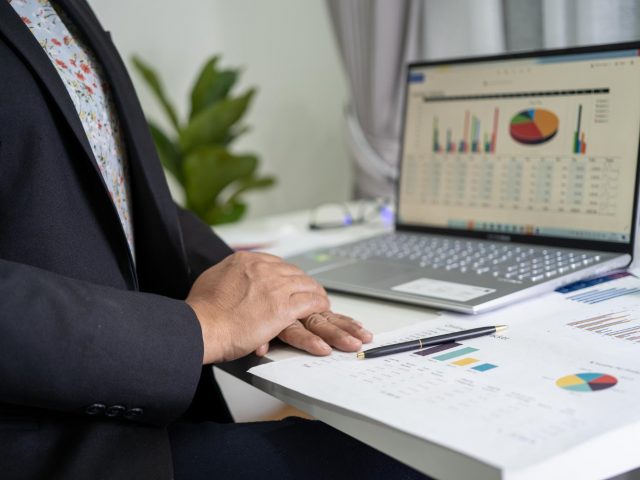 How to Conduct a Financial Reporting Analysis: Best Practices and Techniques