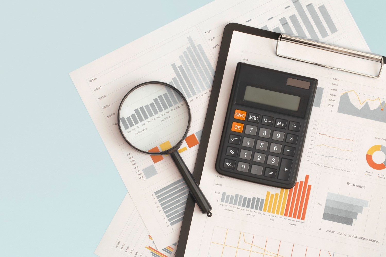 Analysing financial data with a magnifying glass