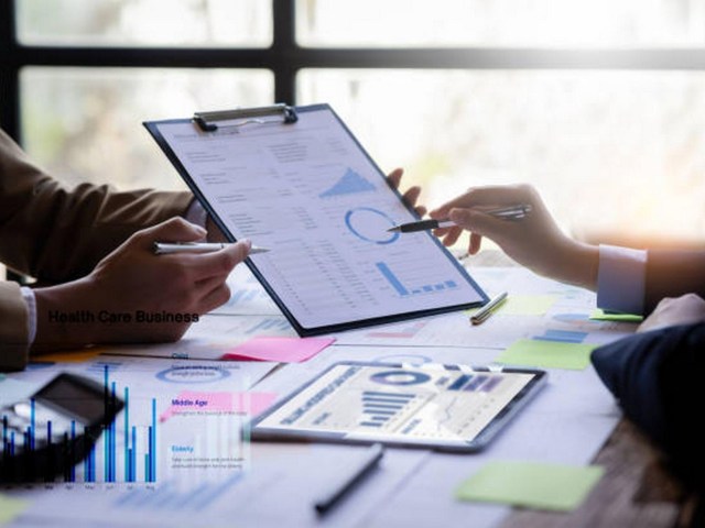 Public vs Private ESG Reporting: What’s the Difference and Why It Matters